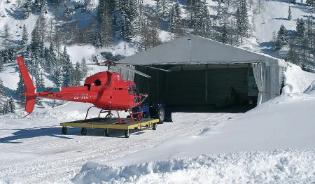 Hangar Çadırlarında Kapı Sistemleri: Sürgülü, Katlanır, Hızlı Geçiş